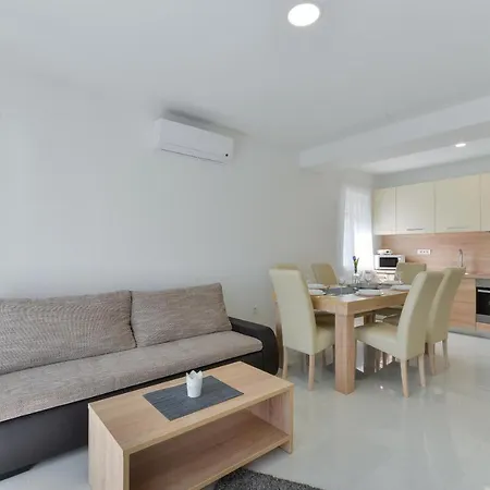 Mirakul Apartman *