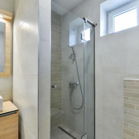 Mirakul Apartman