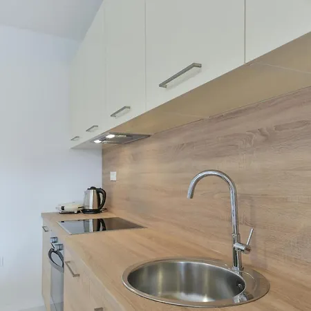 Mirakul Apartment *