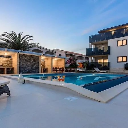 Apartment Mirakul Vir