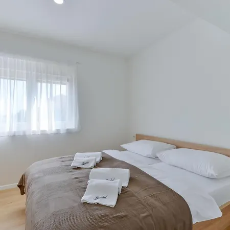 Apartment Mirakul